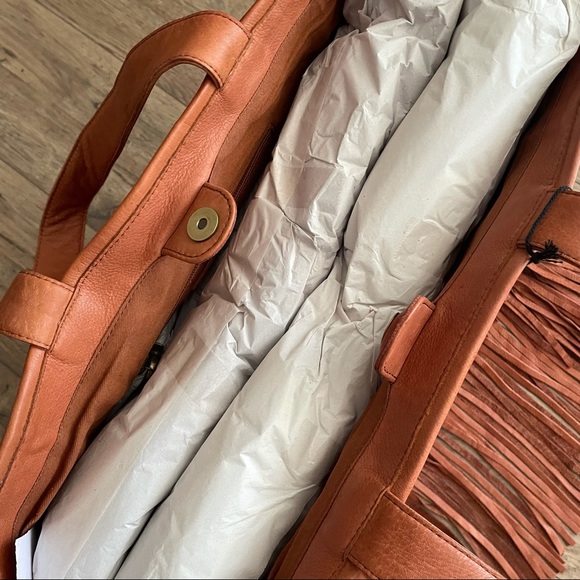 FRYE Festival Fringe Leather Boho Tote NWT - Picture 8 of 11